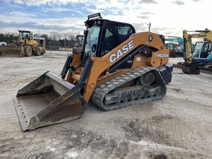 Used <b>Case</b> TV620B Skid Steer Loader with Enclosed Cab & Hydraulic Bucket Quick <b>Attach</b> - Product Image 3