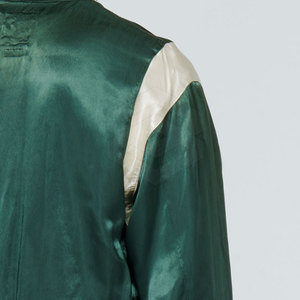 Blouson bombardier en satin Améliorez votre style streetwear avec un blouson bombardier en satin élégant - Product Image 5