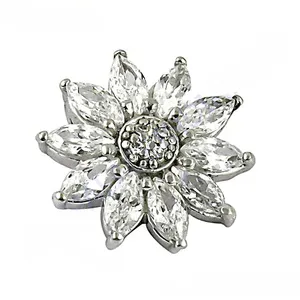 Pendientes de Botón de Flor Plateados de Moda para Mujer con Circonita Cúbica, Aleación Chapada en Rodio y Latón, Joyería Religiosa - Product Image 1