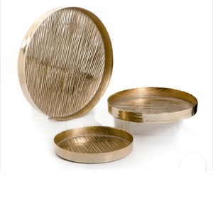 Plateau de service en métal rond décoratif gravé à la main pour mariage, décoration de la maison, cuisine, restauration, article utilisé - Product Image 4