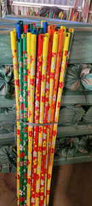 Manche de balai en bois de 8 cm de long, revêtement en PVC, motif floral, couleurs mélangées - Product Image 4
