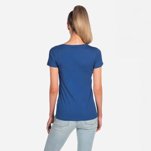 T-shirt idéal Premium 60% coton peigné filé à l'anneau, 40% polyester T-shirt ras du cou pour femmes Confort ultime respirant - Product Image 2