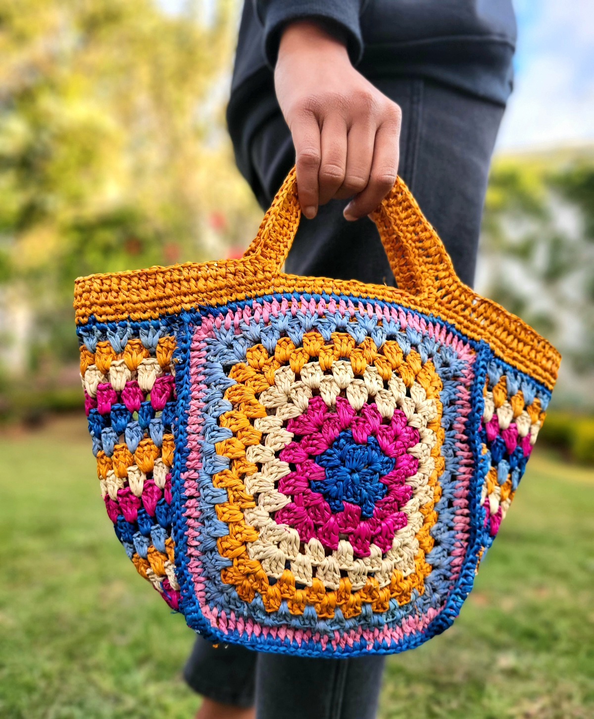 COLORFUL