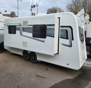 Caravana Móvil Mini Impermeable para 6 Personas, Ligera y Moderna, en Venta - Product Image 1