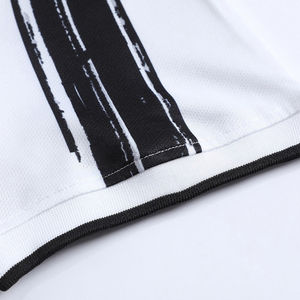 Uniformes de fútbol personalizados al por mayor | Camisetas y pantalones cortos de fútbol personalizados | Kits de ropa deportiva de equipo de secado rápido transpirable - Product Image 4