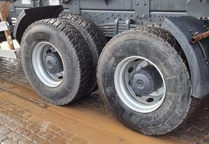 Camión Volquete Mercedes Actros 4141 2012, Emisión Euro 5, 451-500hp, Tracción 8x4, Más de 2500 Nm de Torque, Capacidad de Carga de 40t - Product Image 6