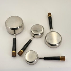 Juego de 4 Tazas Medidoras Multifuncionales de Acero Inoxidable 202 para Aceite, Leche y Herramientas de Medición de Cocina - Product Image 5