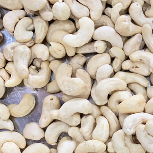 Vietnam Trusted Supplier <b>Nuts</b> Cashew Raw Cashew <b>Nuts</b> Of Ghana Cashew <b>Nuts</b> W320 Exported To Asian, Middle East, Dubai - Product Image 1