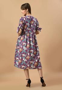 Robe longue indienne faite à la main en coton imprimé floral tenue de fête pour femme élégante avec cadeau de mariée personnalisé vente de logo avant - Product Image 3