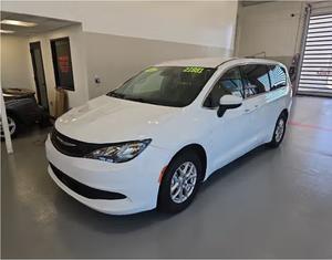 ใช้อย่างประณีต2023 Chry_sler การเดินทาง LX FWD ทั้งซ้ายและขวา - Product Image 1