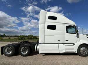 Camiones tractores de larga distancia de alto rendimiento 2019 con cabina espaciosa para la máxima comodidad del conductor y transmisión confiable. - Product Image 5