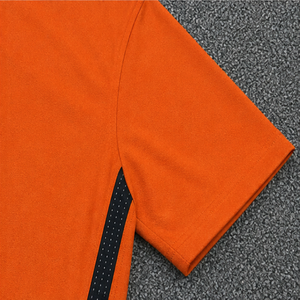 เสื้อโปโลแขนสั้นผู้ชาย สีส้ม ผ้าถัก แห้งเร็ว สปอร์ต สีพื้น ดีไซน์คอเสื้อตัดสี - Product Image 3