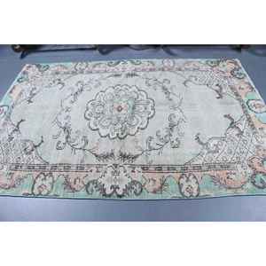 Alfombra Turca Vintage Grande de 5.2x7.7 pies, Alfombra Oriental de Lana Azul y Blanca - Product Image 3