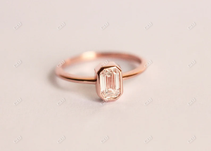 Bague de fiançailles solitaire Moissanite taille émeraude 10K or rose ensemble de lunette bague de mariage en diamant bijoux simples et élégants pour elle - Product Image 5