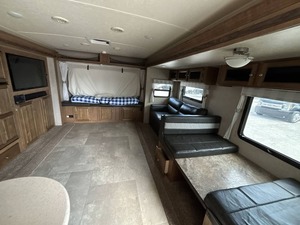 Gran Oferta: Nuevo/Usado 2019 Forest River Rockwood RO-2-3-F-L en Venta - Product Image 2