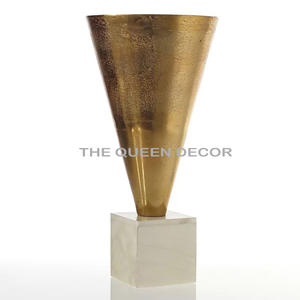 Fantaisie élégante aluminium métal forme Unique finition marron martelé Texture maison décorative Vase à fleurs fait à la main - Product Image 4