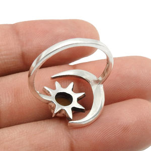 Fabuleux Star Moon Design Bague céleste en argent sterling 925 avec grenat rouge naturel pour elle fabricant de bijoux faits à la main - Product Image 4
