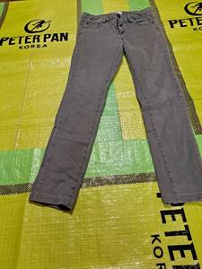 Vêtements d'occasion : Pantalon en jean de couleur pour adulte - Product Image 5