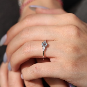 9x7mm ovale coupe Aqua bleu CZ bague de fiançailles | Dainty trois pierres bague de mariage femmes | 925 argent bande anniversaire bijoux - Product Image 2
