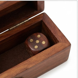 Caja de dados de madera con tapa, forma rectangular, diseño clásico, almacenamiento con bisagras para artículos pequeños - Product Image 1