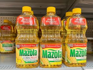 Aceite de Maíz 100% Puro, Fraccionado y Refinado, 2L, Grado Superior, Envasado al Vacío en Botella de Plástico para Uso en la Cocina - Product Image 4