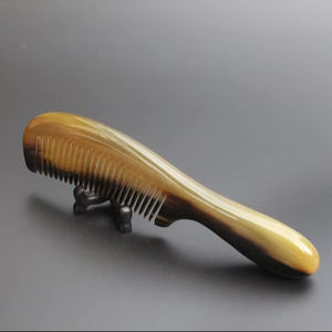 Peigne à cheveux en corne de buffle fait main haut de gamme, à dents larges, antistatique, pour usage professionnel - Product Image 1
