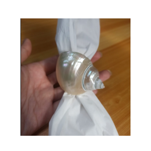 แหวนผ้าเช็ดปากเปลือกหอยทำด้วยมือโดยใช้เปลือกหอยจริงสำหรับการจัดงานแต่งงานที่หรูหราและธีมการรับประทานอาหารริมชายฝั่งเวียดนาม - Product Image 6