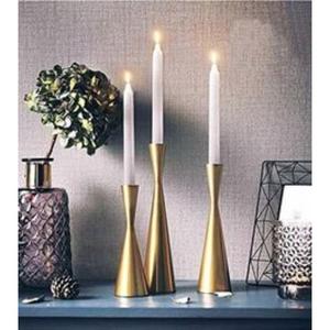 Impresionante portavelas de latón con detalles hechos a mano para una elegante decoración del hogar, interiores artísticos y ambientes festivos - Product Image 3