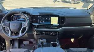 Camioneta Black Widow 2024 1500 RST 4dr Crew Cab 4WD 5.8 Ft. SB, 2.7L Euro IV, 5 Asientos, Volante a la Izquierda - Product Image 6