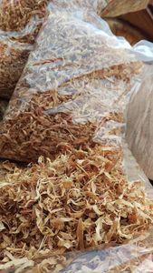 Briquetas de madera de biomasa ecológica, pellets de madera baratos de Pini Kay a la venta para ropa de cama de animales y virutas de madera - Product Image 5