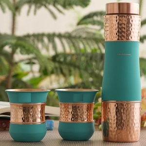 Botella de agua de cobre de Color azul cielo de tendencia superior, diseño martillado multiusos, accesorios para bebidas disponibles para la venta - Product Image 2