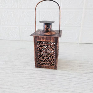 Lanternes rustiques en bois et fer noir - Product Image 1