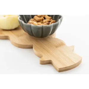 Tagliere Sostenibile in Bambù con Tocco Personalizzato per Cucina Festiva - Product Image 2