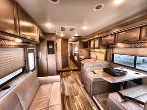 VENDEDOR VERIFICADO DE UN REMOLQUE USADO THOR FOUR WINDS 31EV DEL 2021 DISPONIBLE PARA LA VENTA - Product Image 3