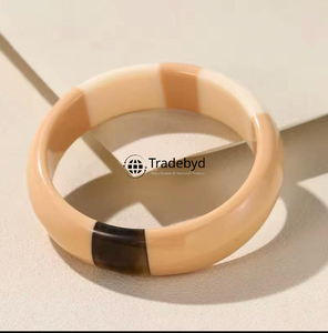 Bracelets en résine haut de gamme Bijoux sophistiqués pour femmes d'élite par Tradebyd - Product Image 1