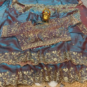 Sari de Seda Elegante VASTRA COTTAGE con Bordado Zari Original y Blusa Cosida, Diseño Étnico para Bodas, Fiestas y Eventos Festivos - Product Image 2