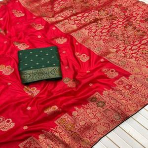 Sari de Seda Dola VASTRA COTTAGE con Bordado Meenakari Zari, Borde de Lentejuelas con Cordón, Borlas y Blusa en Contraste - Product Image 2