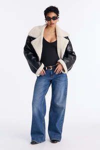 Veste de course en cuir véritable de haute qualité personnalisée pour femmes, veste de course de moto à la mode, coupe courte - Product Image 2