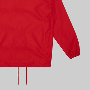 เสื้อโค้ทผ้าไนลอนสีแดงน้ำหนักเบามีกระดุมด้านหน้าและชายเสื้อปรับได้ - Product Image 5