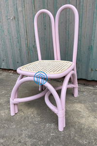 Chaise d'enfant en rotin rose pastel en bois courbé fait à la main siège de canne tissé chaises d'intérieur enfant pour le salon - Product Image 3