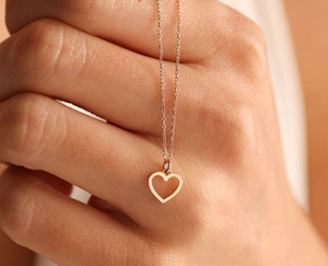 Vente en gros de pendentif à breloque cœur ouvert dans un nouveau design de bijoux en or pour les mariages et la Saint-Valentin pendentif cœur parfait - Product Image 3