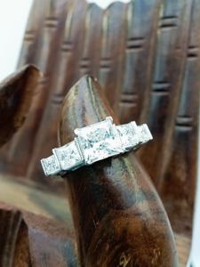 Bague de mariage Hip Hop de luxe en or 14 carats pour femme pour fête classique certifiée VVS Full Princess Cut Baguette Diamond - Product Image 5