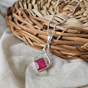 Rhombus Celtic peso ligero colgante de plata rubí piedra preciosa colgante de plata - Product Image 5