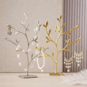 Support à bijoux en métal décoratif avec une finition élégante pour l'exposition de colliers, de bracelets, de boucles d'oreilles et d'accessoires de mode - Product Image 2