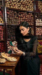 Trajes de Mujer de Alto Rendimiento en Oferta Online, Color Personalizado, Formal, Tela de Chifón de Alta Calidad, Logotipo Personalizado, Hecho en Pakistán - Product Image 5