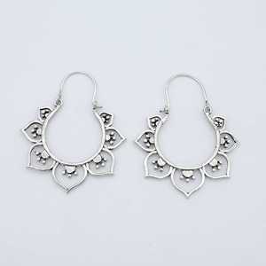 Pendientes de Aro Boho Únicos con Diseño de Loto, Pendientes Tribales de Latón para Mujer, Aros Florales Plateados, Joyería Boho con Loto para Venta al por Mayor OEM ODM - Product Image 1