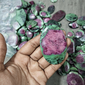 Chất lượng cao tự nhiên màu xanh lá cây màu đỏ <span class=keywords><strong>Ruby</strong></span> Zoisite <span class=keywords><strong>Tanzania</strong></span> đá quý cho đồ trang sức làm cabochons bán buôn rất nhiều đá Loose đá quý - Product Image 2