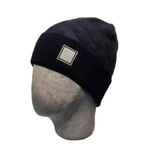 Chapeau beanie en jacquard d'hiver de luxe, couleur unie, bonnet en tricot avec broderie 3D en forme de lettre L, vêtements décontractés de plage pour hommes et femmes - Product Image 2