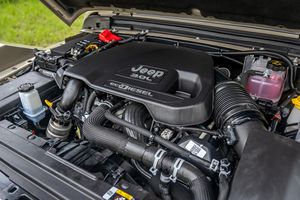 Jeep Gladiator Sport 4x4 2022, Gasolina, Bajo Kilometraje - Product Image 6