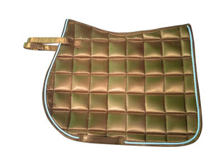 Tapis de selle de cheval avec point carré et tissu satiné avec tissu respirant Tapis de selle de cheval de couleur Goden - Product Image 3